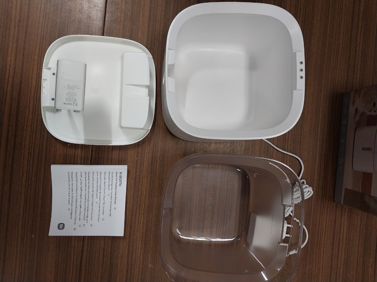 Dozownik wody Poidło Xiaomi Smart Pet Fountain Dla Kota Psa Pojemność 2L UK