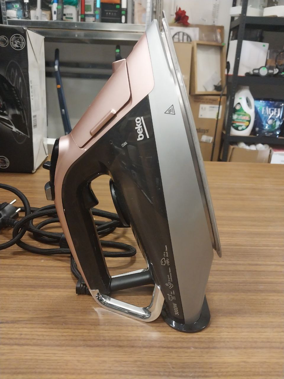 Żelazko parowe Beko Future Iron SIM8130P 3000W