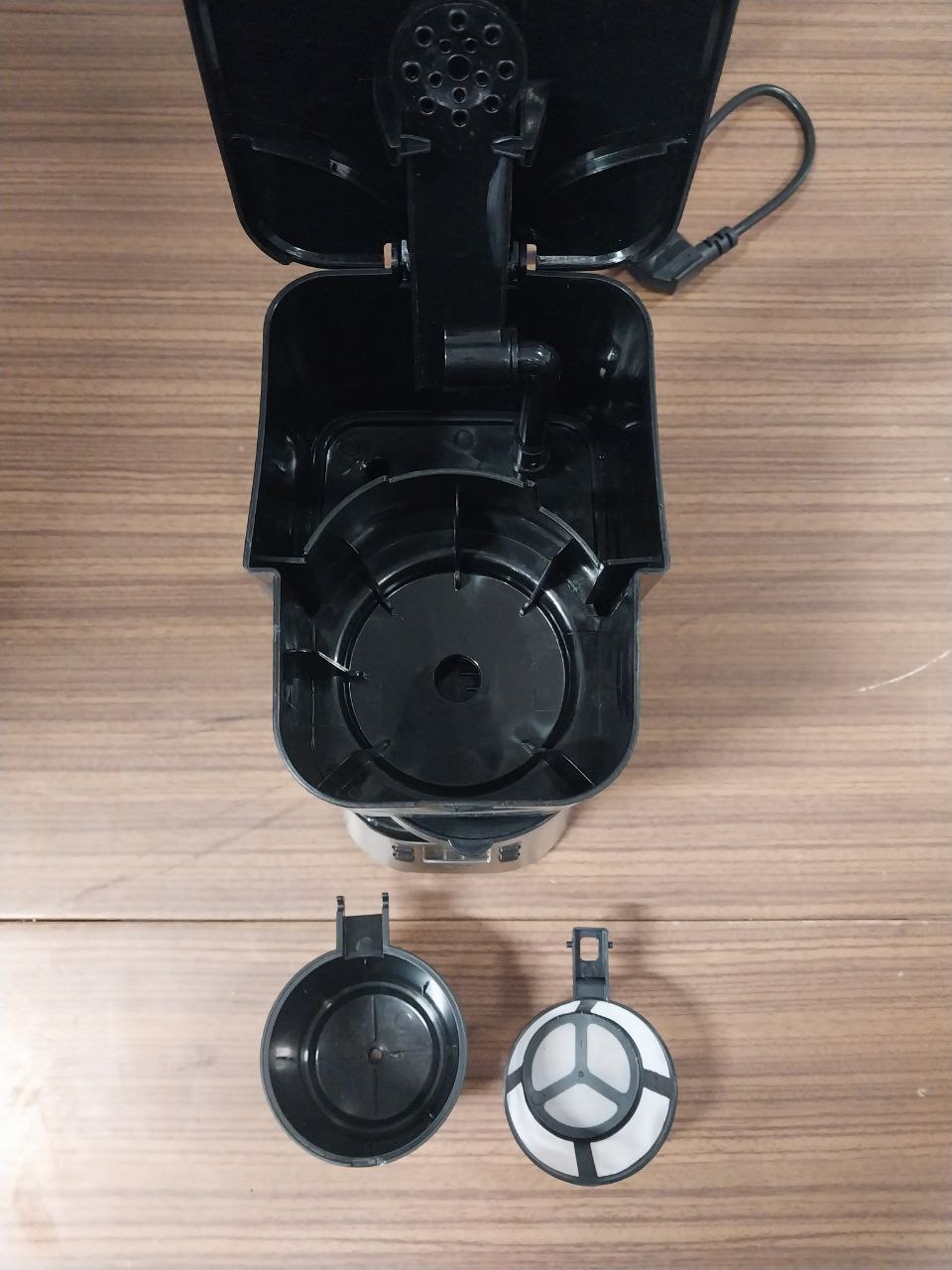 Ekspres przelewowy Nedis KACM310FBK 0,42 l