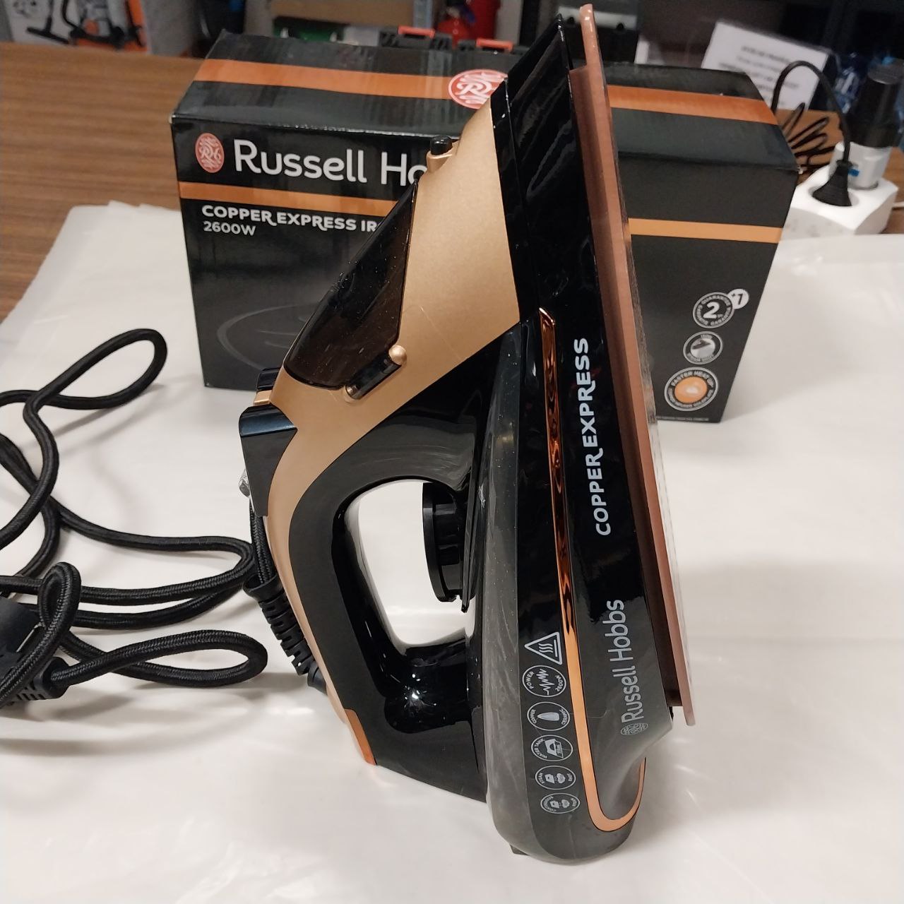 Żelazko RUSSELL HOBBS COPPER EXPRESS IRON 2600W