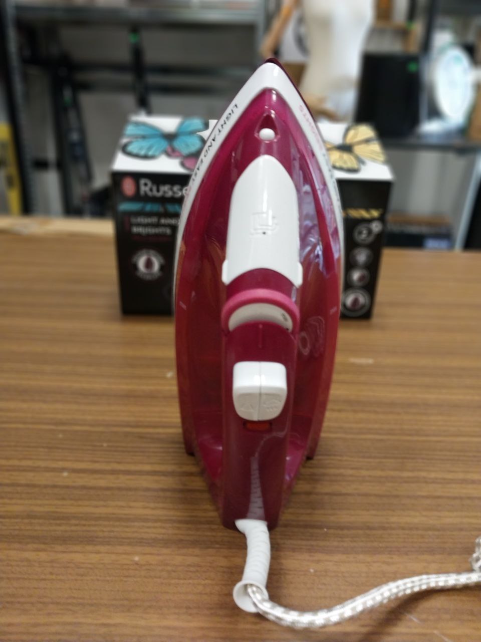 Żelazko parowe Russell Hobbs Light and Easy Brights